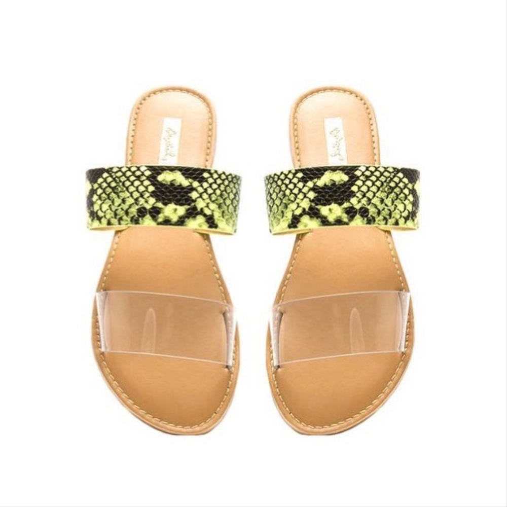 Qupid Snake Skin Sandals green